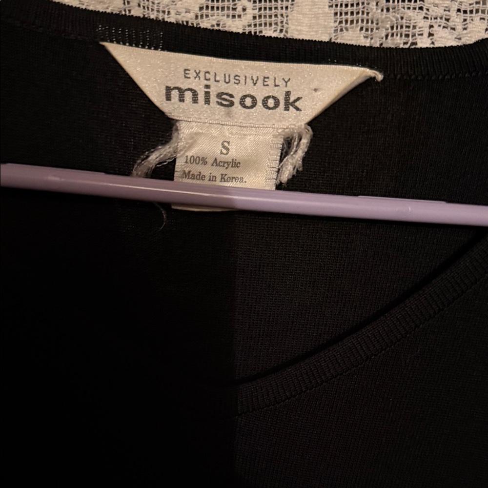 Misook Black Top with Tan Accents‎ - Picture 2 of 7